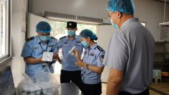 <b>建守“舌尖”平安线 保障食安正在校园</b>